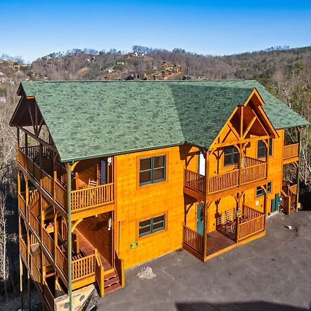 Full Equipped Cabin With A Pool And Game Room Smokies Views Гетлинбург Екстериор снимка