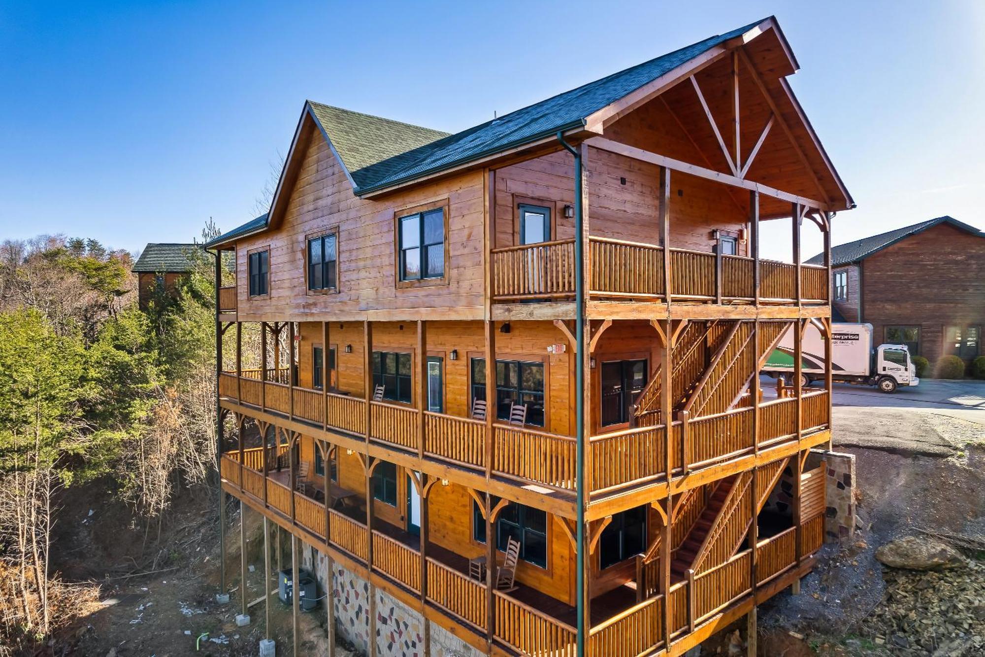 Full Equipped Cabin With A Pool And Game Room Smokies Views Гетлинбург Екстериор снимка
