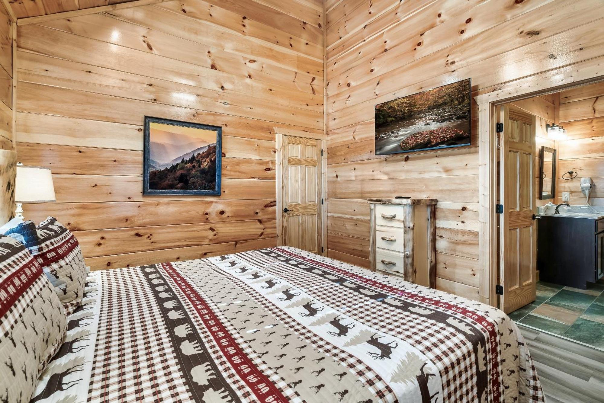 Full Equipped Cabin With A Pool And Game Room Smokies Views Гетлинбург Екстериор снимка