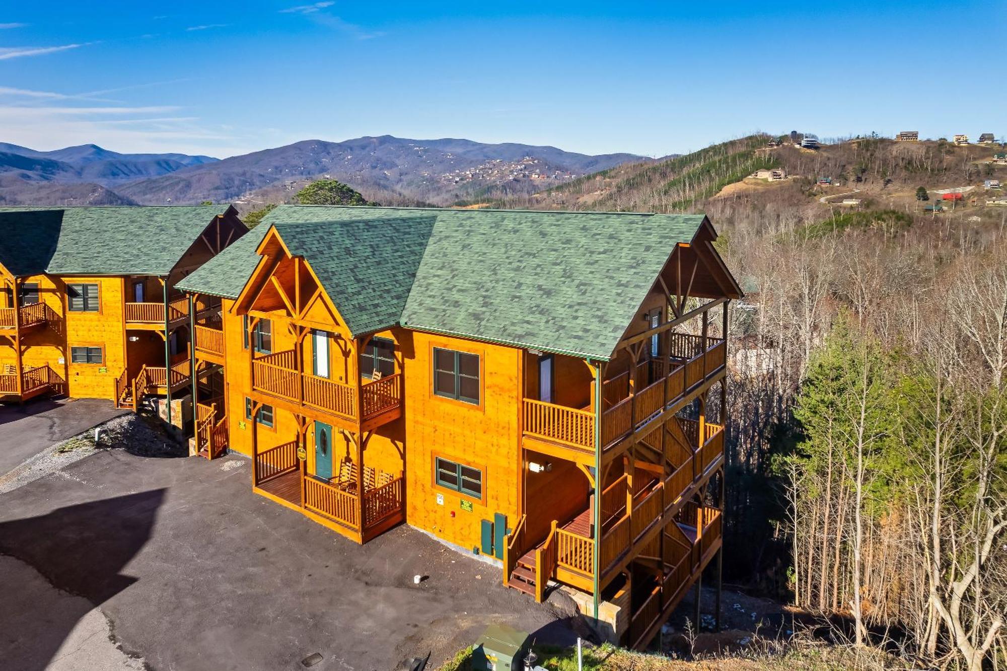 Full Equipped Cabin With A Pool And Game Room Smokies Views Гетлинбург Екстериор снимка