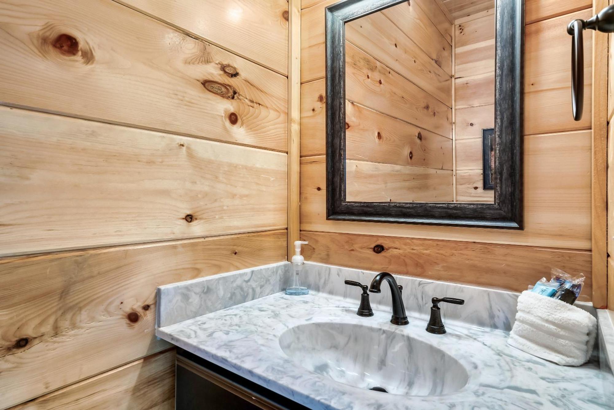Full Equipped Cabin With A Pool And Game Room Smokies Views Гетлинбург Екстериор снимка