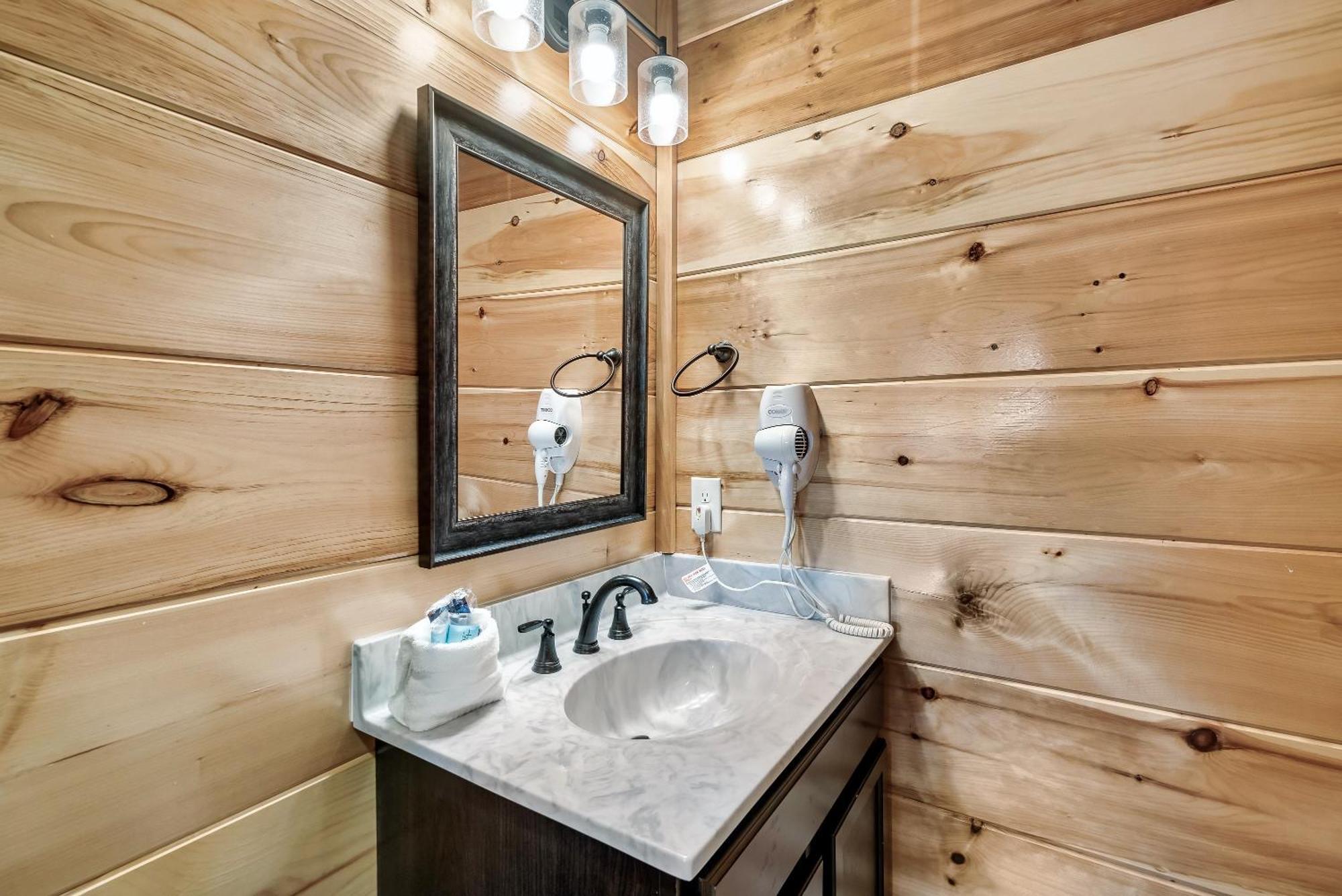 Full Equipped Cabin With A Pool And Game Room Smokies Views Гетлинбург Екстериор снимка